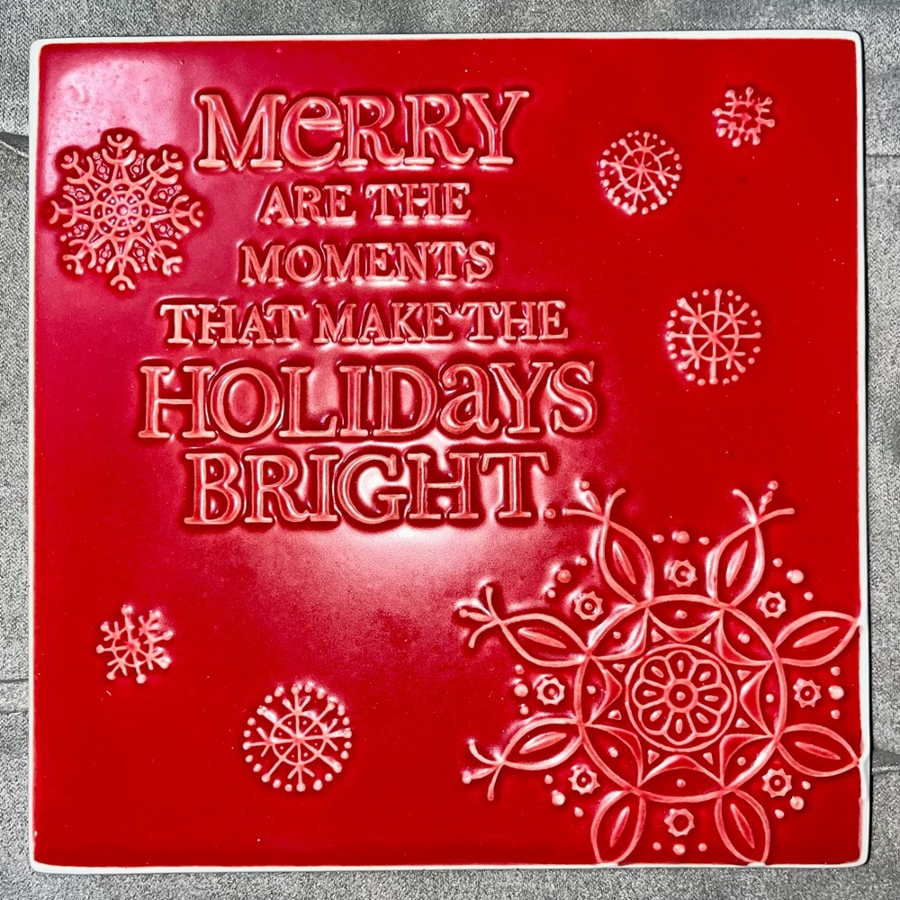 Hallmark Red Christmas Trivet/Hot Plate - EXCELLENT COND., NON-SMOKING HOME